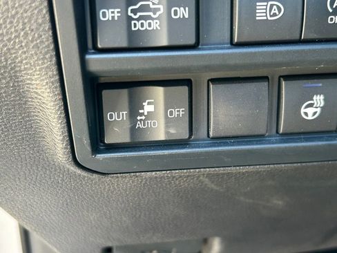 Used 2025 Toyota Tundra Platinum image 30