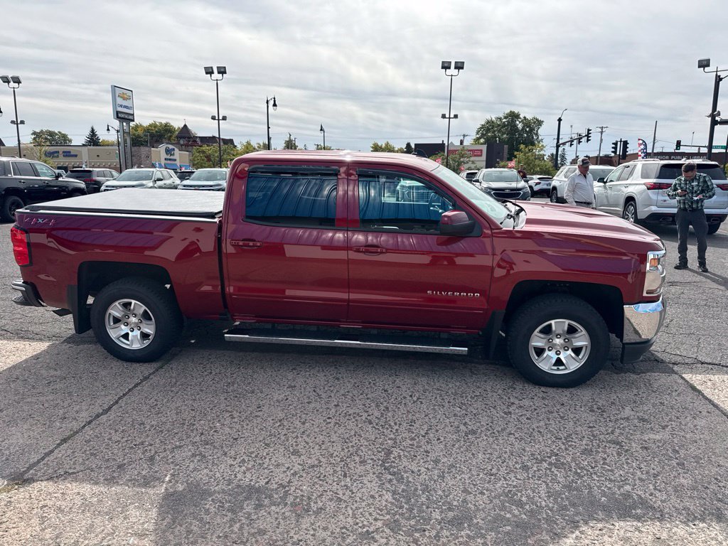 Used 2018 Chevrolet Silverado 1500 LT w/ All Star Edition AWD/4WD image 10