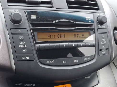 Used 2010 Toyota RAV4 image 17