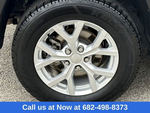 Used 2023 Jeep Grand Cherokee Limited w/ Luxury Tech Group II image 9