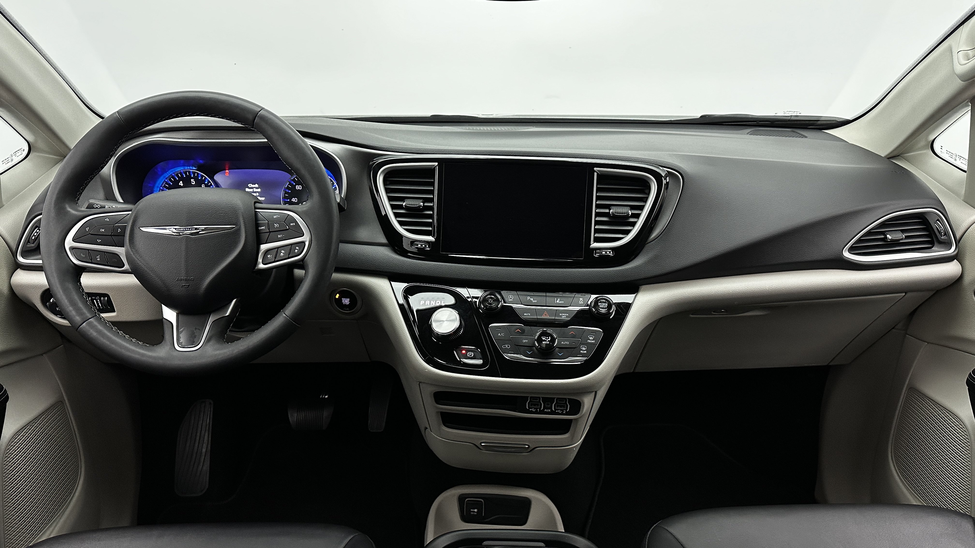 Used 2024 Chrysler Pacifica Touring-L FWD image 25