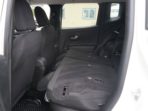 Used 2023 Jeep Renegade Latitude image 27