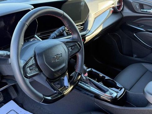 Used 2025 Chevrolet Trax RS w/ Driver Confidence Package image 18