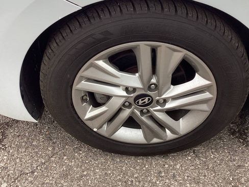 Used 2019 Hyundai Elantra SEL FWD image 7