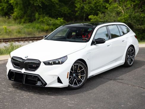 Used 2025 BMW M5 Touring w/ M Driver's Package AWD/4WD image 2