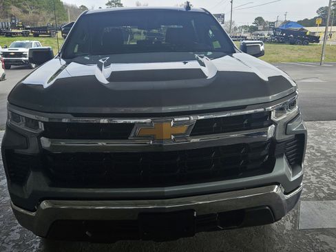 Used 2025 Chevrolet Silverado 1500 LT image 3