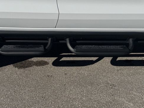 Used 2025 Chevrolet Colorado ZR2 w/ Midnight Edition image 8