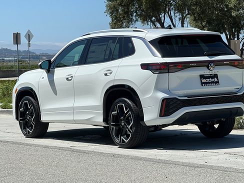 New 2026 Volkswagen Tiguan SEL R-Line AWD/4WD image 6