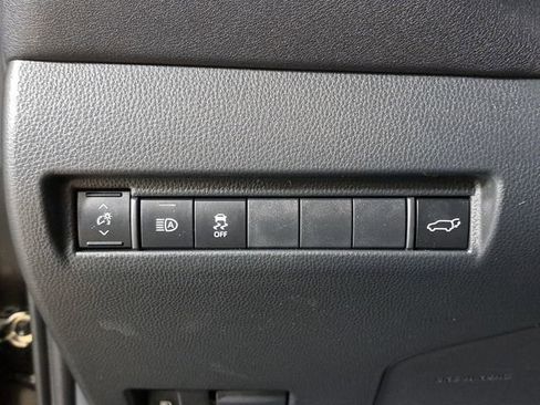 Used 2024 Toyota Venza LE image 24