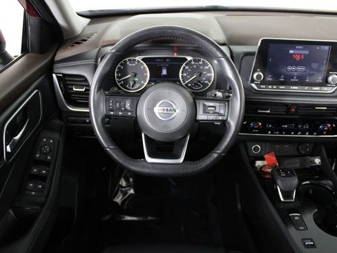 Certified 2021 Nissan Rogue SV w/ Premium Package image 7