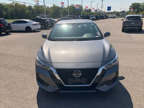 Used 2021 Nissan Sentra SV FWD image 2