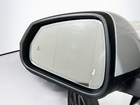 Used 2025 BMW X2 xDrive28i image 16