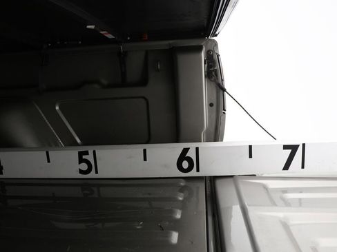 Used 2002 Chevrolet S10 Pickup 2WD Regular Cab w/ Preferred Equipment Group image 12