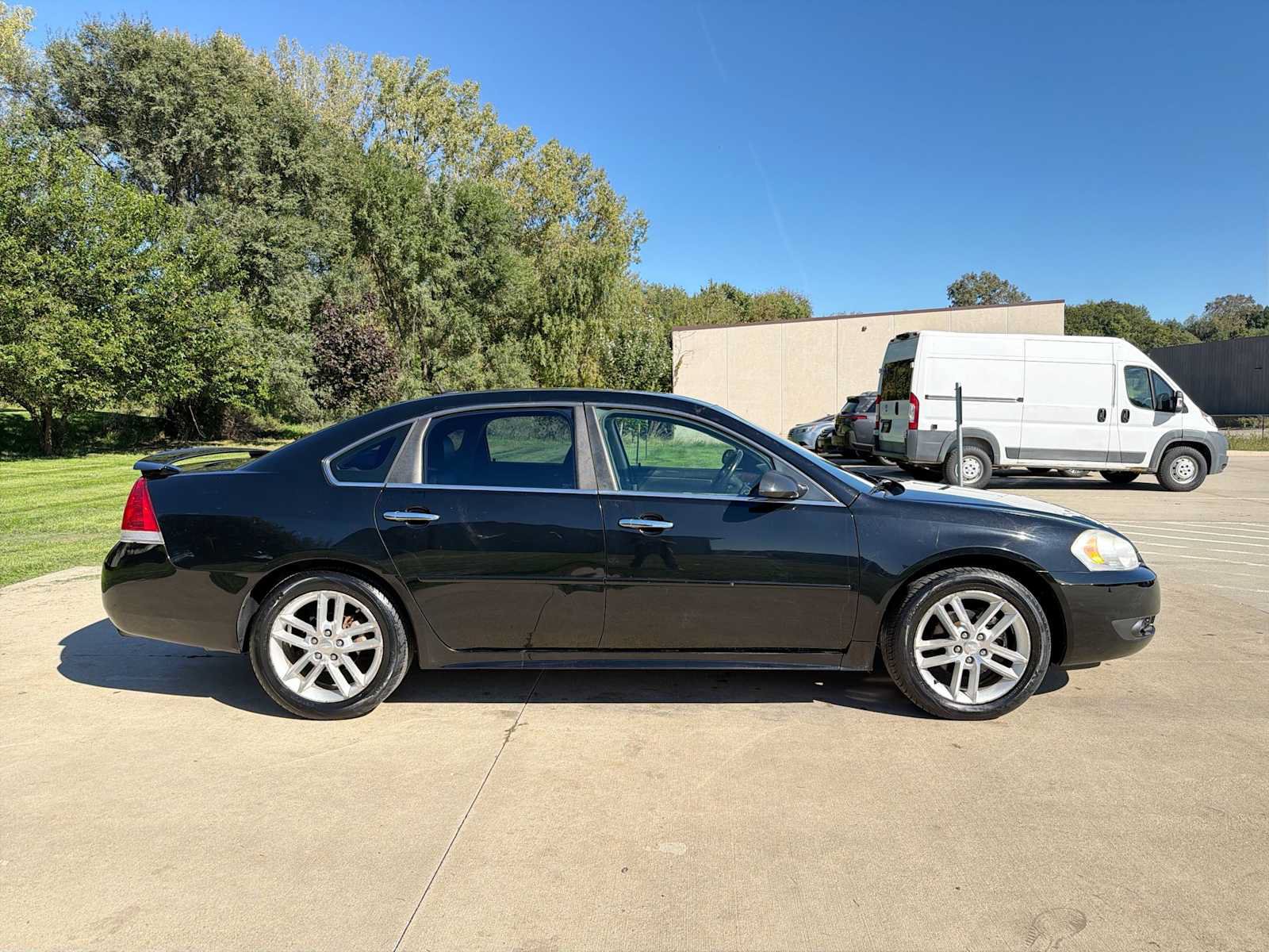 Used 2013 Chevrolet Impala LTZ FWD image 7
