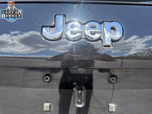 Used 2021 Jeep Cherokee Limited w/ Mopar Interior Package AWD/4WD image 17