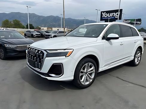 Used 2025 Audi Q7 3.0T Premium Plus AWD/4WD image 7