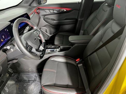 Certified 2025 Chevrolet TrailBlazer RS w/ Convenience Package image 9