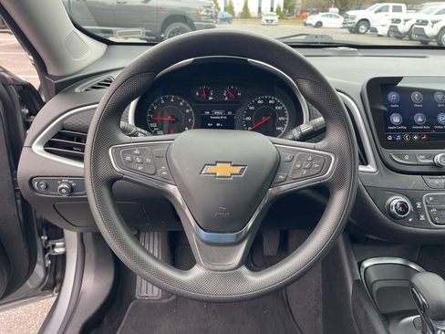 Used 2025 Chevrolet Malibu LT FWD image 15