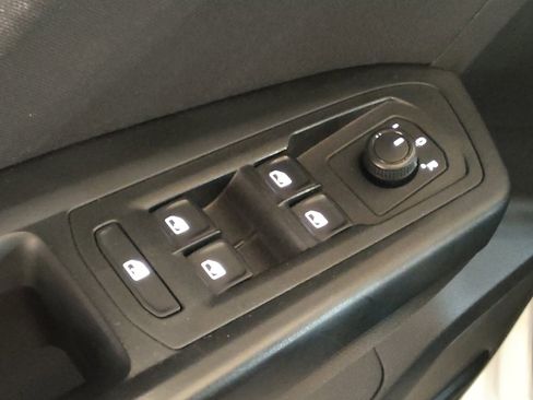 Used 2020 Volkswagen Atlas Cross Sport S image 27