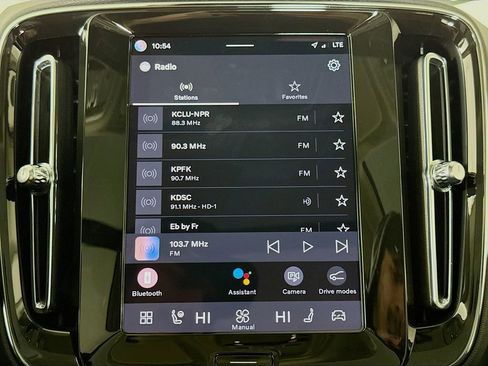 Used 2025 Volvo XC40 B5 Plus image 15