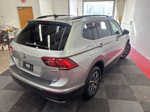 Used 2020 Volkswagen Tiguan SE image 10
