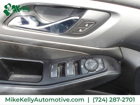 Used 2020 Chevrolet Traverse LT image 18