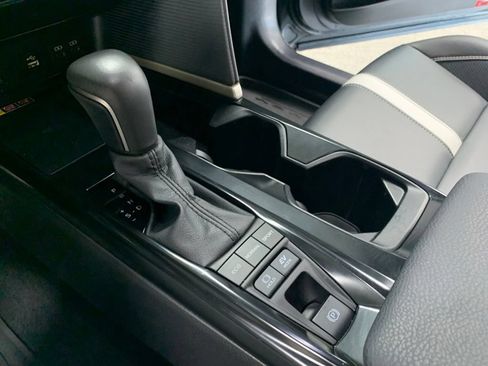 Used 2025 Toyota Camry SE FWD image 22
