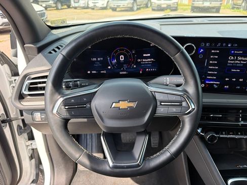 Used 2024 Chevrolet Traverse LT AWD/4WD image 14