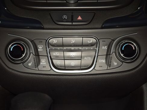Used 2024 Chevrolet Equinox RS w/ RS Leather Package AWD/4WD image 33