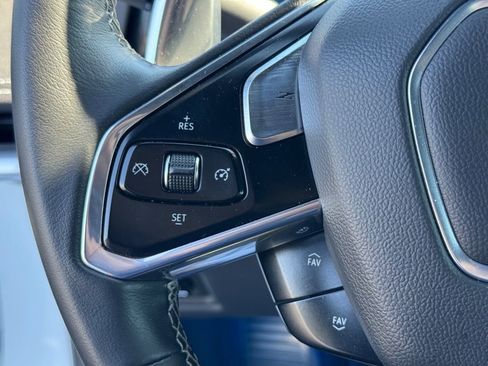 Used 2021 Chevrolet Corvette Stingray w/ Z51 Performance Package image 16