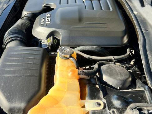 Used 2014 Chrysler 300 image 34