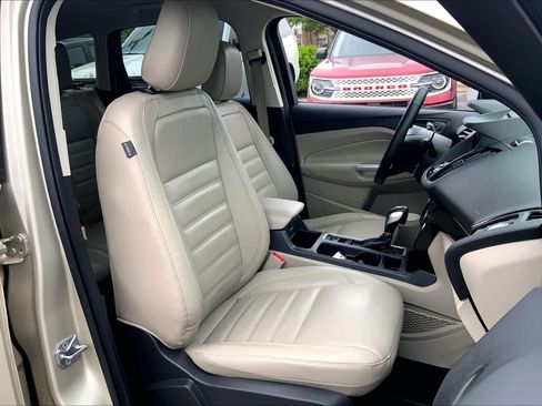 Certified 2018 Ford Escape SE w/ Ford Safe & Smart Package AWD/4WD image 9