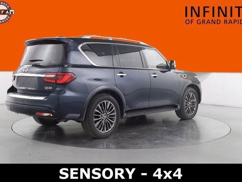 Used 2023 INFINITI QX80 Sensory image 7