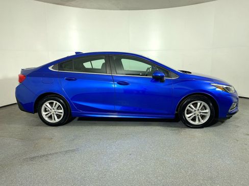 Used 2017 Chevrolet Cruze LT w/ RS Package image 34