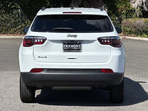 New 2026 Jeep Compass Latitude image 4