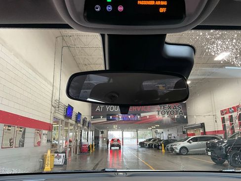 Used 2025 Buick Encore GX Preferred image 16