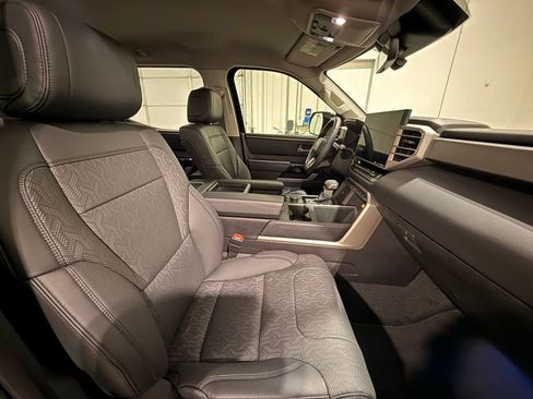 Used 2024 Toyota Tundra Limited w/ Power Package image 27