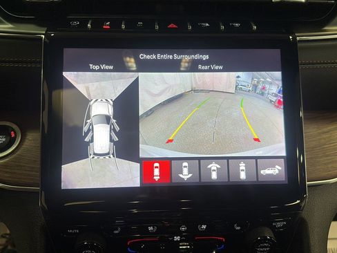 Used 2023 Jeep Grand Cherokee Summit image 23