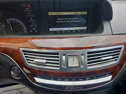 Used 2011 Mercedes-Benz S 550 4MATIC image 19