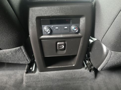 Used 2023 Chevrolet Traverse LT w/ Rear Camera Mirror Package AWD/4WD image 21