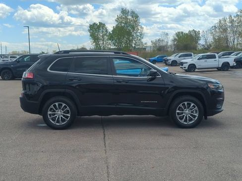 Used 2022 Jeep Cherokee Latitude Lux w/ Sun & Sound Group AWD/4WD image 2