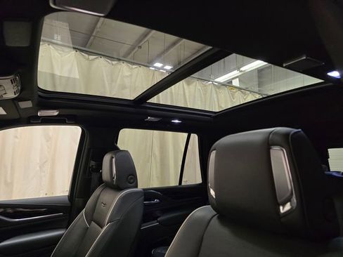 Used 2021 Cadillac Escalade Sport w/ Driver Assist Tech Package image 16