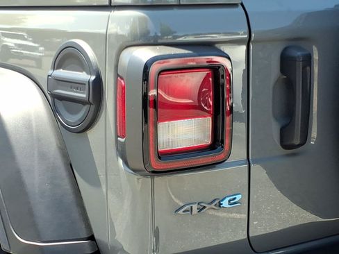 Used 2023 Jeep Wrangler Unlimited w/ Sun & Screen Package AWD/4WD image 19