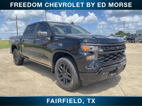 Used 2025 Chevrolet Silverado 1500 Custom image 1