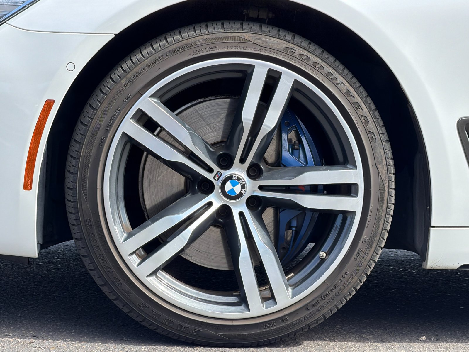 Used 2019 BMW 740i w/ M Sport Package RWD image 24