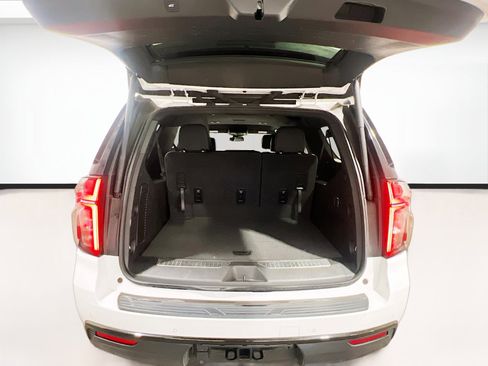 Used 2024 Chevrolet Suburban RST image 19