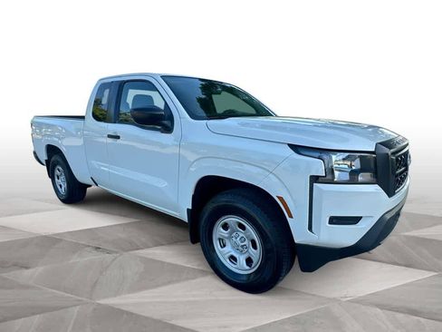 Used 2024 Nissan Frontier S RWD image 2