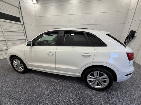 Used 2018 Audi Q3 2.0T Premium w/ Convenience Package AWD/4WD image 3