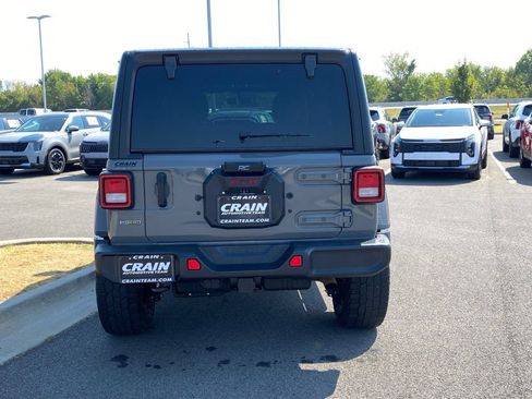 Used 2022 Jeep Wrangler Unlimited Sahara AWD/4WD image 6