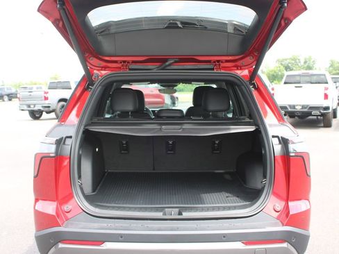New 2026 Chevrolet Equinox ACTIV w/ Convenience Package III AWD/4WD image 17